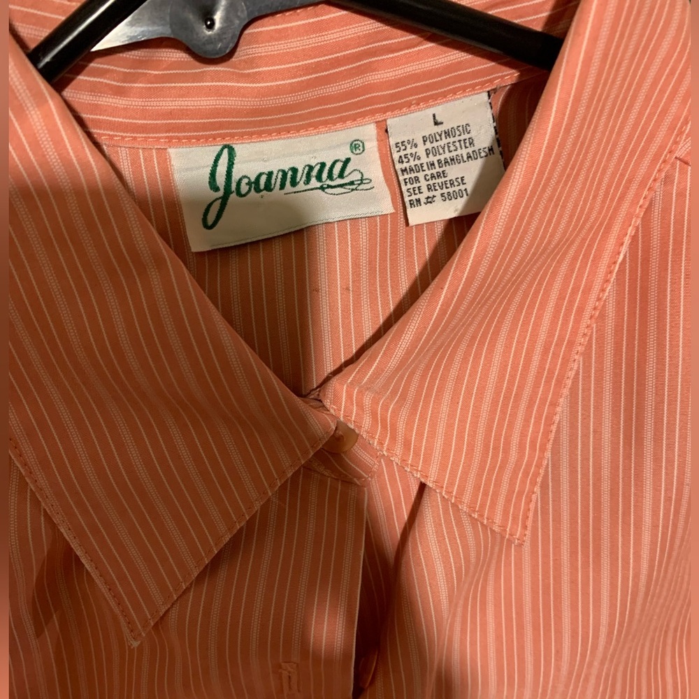 Ladies button up blouse, mid arm length